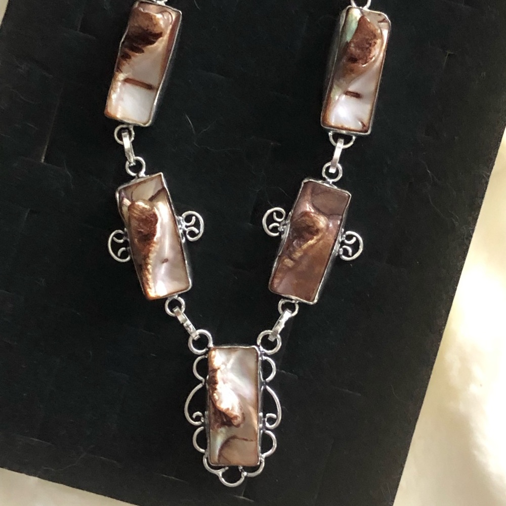Silver necklace New authentic Stone shell